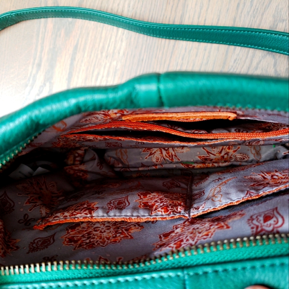 Hobo International Vale Convertible Leather Crossbody Bag - Picture 9 of 12